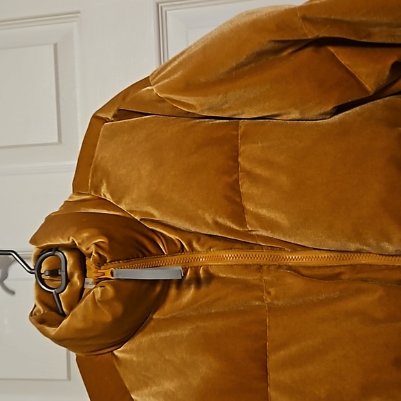 Fabletics Wander Velour Cropped Puffer - Rust - Picture 3 of 8